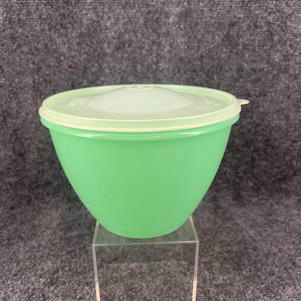 Tupperware Crisp It Lettuce Crisper Jadite Green Bubble Lid Vintage 679 & 680